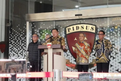 Rumah Digeledah, Uang-Emas Rp476 Miliar Disita! Jampidsus Buka Suara