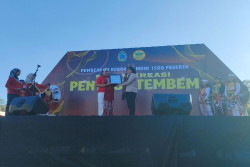 Peserta Senam Kreasi Penthul Tembem Gunungkidul Pecahkan Rekor Dunia