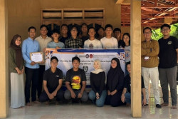 Cegah Hoaks hingga FOMO, Dosen UNY Bekali Pemuda Ponorogo Literasi