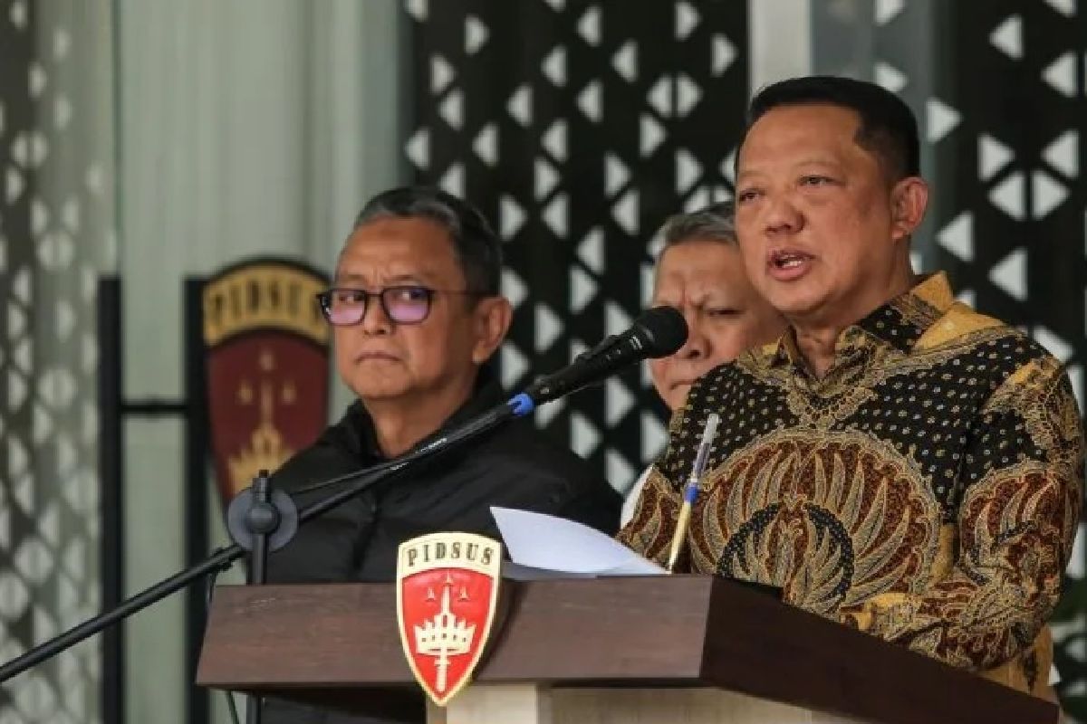 DPR Bentuk Tim Pengawas Usai Febrie Mundur, Kasus Korupsi Tetap Jalan