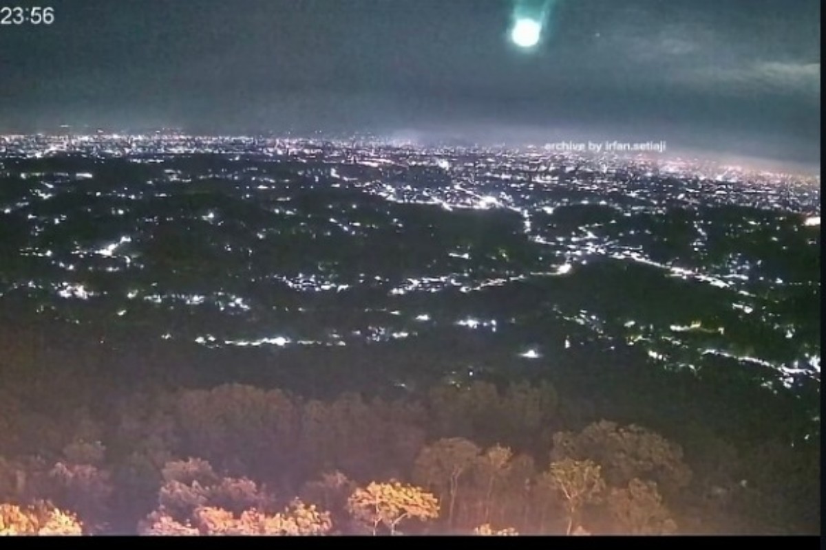 Viral Meteor Hijau Melintas di Langit Jogja, Ini Penjelasan BRIN