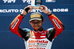 Kiandra Ramadhipa Kembali Naik Podium Tertinggi di Jerman