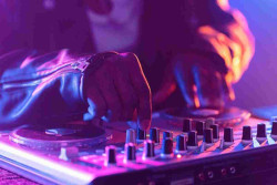 DJ Kalahkan Dokter dan AI Engineer, Jadi Pekerjaan Impian Warga AS