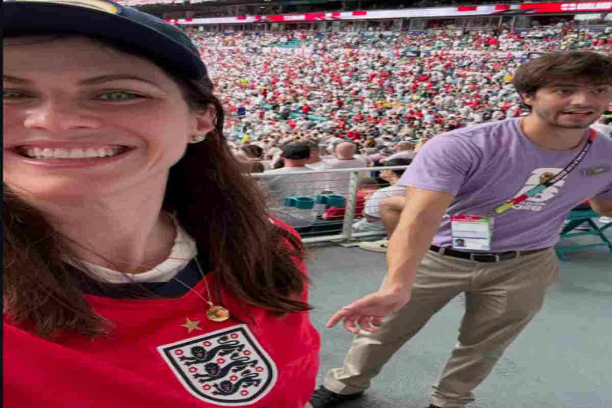Alexandra Daddario Diusir Petugas Saat Nyelinap ke Tribun Piala Dunia