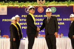 UGM Lantik 620 Insinyur, Diingatkan Bijak Gunakan AI