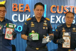 Bea Cukai Bongkar Penyelundupan Happy Water dari Kuala Lumpur