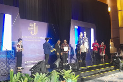 Hasto Raih Penghargaan JBBA 2026, Ungkap Jurus Atasi Sampah Jogja