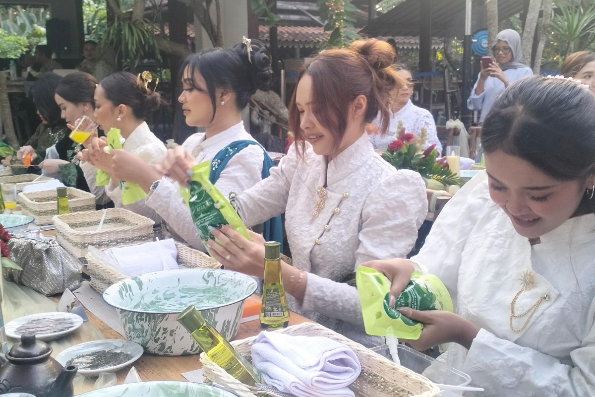 Beauty Enthusiast Rasakan Sensasi Meracik Lulur Mandi ala Keraton