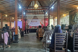 POLA PENGASUHAN: Hindari Kata Jangan demi Potensi Anak