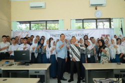 HUT ke-74, The Jayakarta Yogyakarta Berbagi Ilmu di SMKN 3 Wonosari