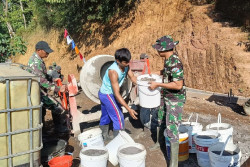 TMMD Purworejo Kebut Jalan Watuduwur-Kalibawang