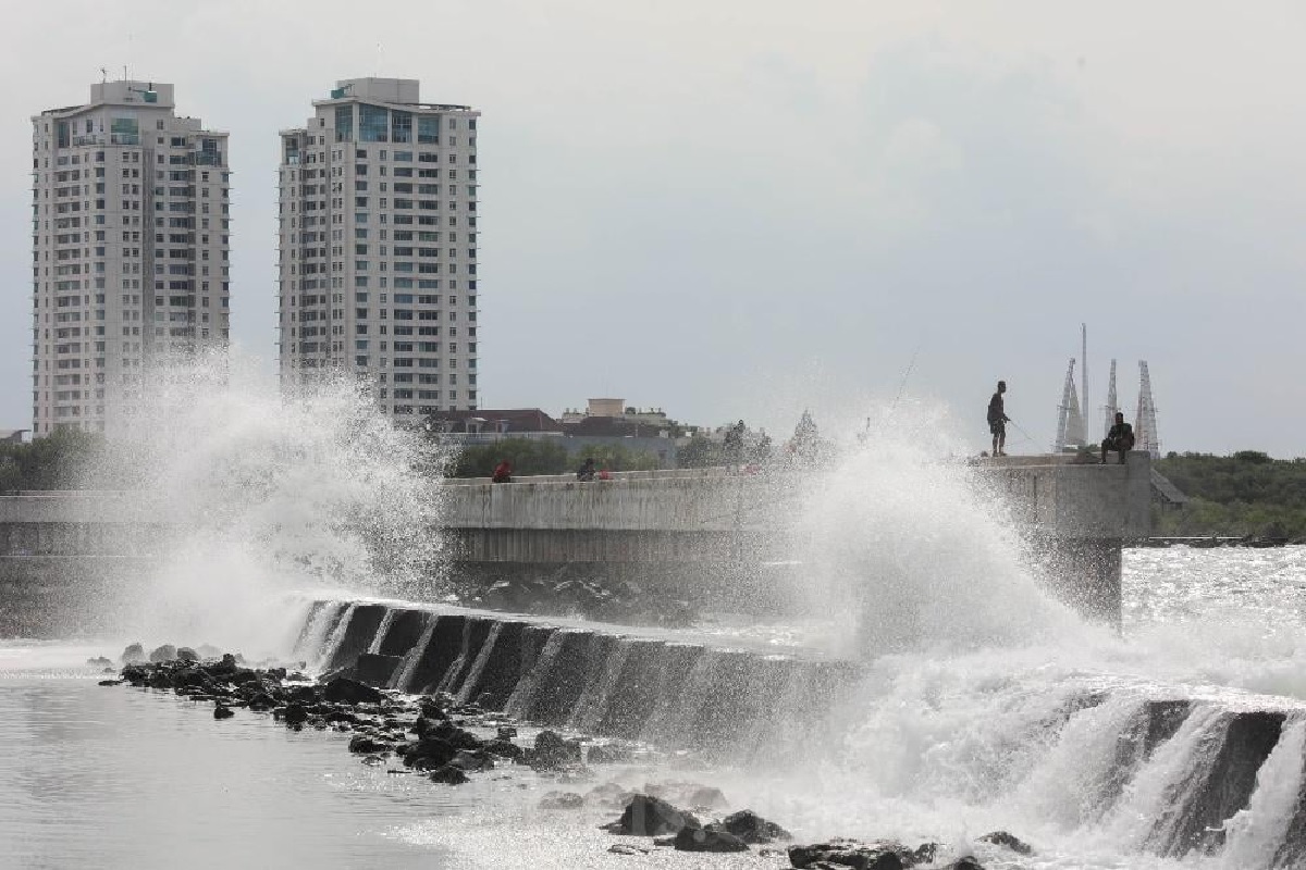 Pantura Jawa Terancam Turun Dua Meter, Giant Sea Wall Jadi Prioritas