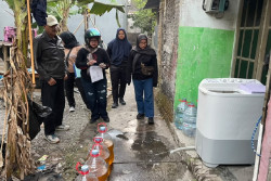 Satpol PP Bantul Bongkar Tempat Produksi Miras Oplosan