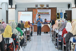 BEDAH BUKU: Literasi Perkuat Peran Ibu Bentuk Karakter Anak