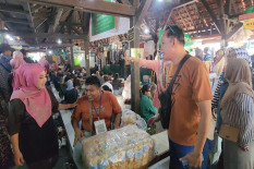 Pedagang Tuna Netra Kini Bisa Jualan Tetap di Pasar Ngasem