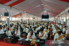 Ribuan Umat Buddha Padati Borobudur untuk Indonesia Tipitaka Chanting
