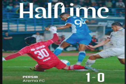 Persib Pimpin 1-0 di Babak Pertama, Gol Uilliam Baros
