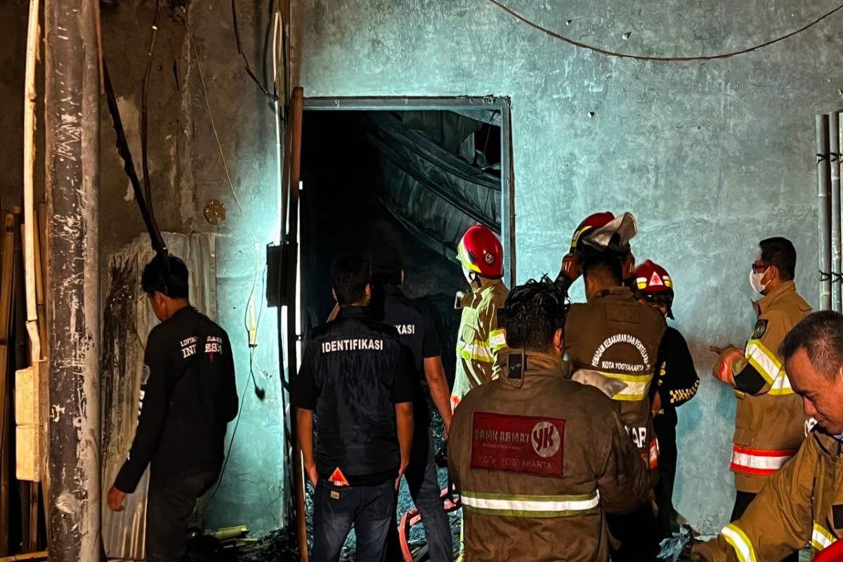 Kerugian Kebakaran Gudang Pabrik Bambu di Pleret Rp1 Miliar Lebih