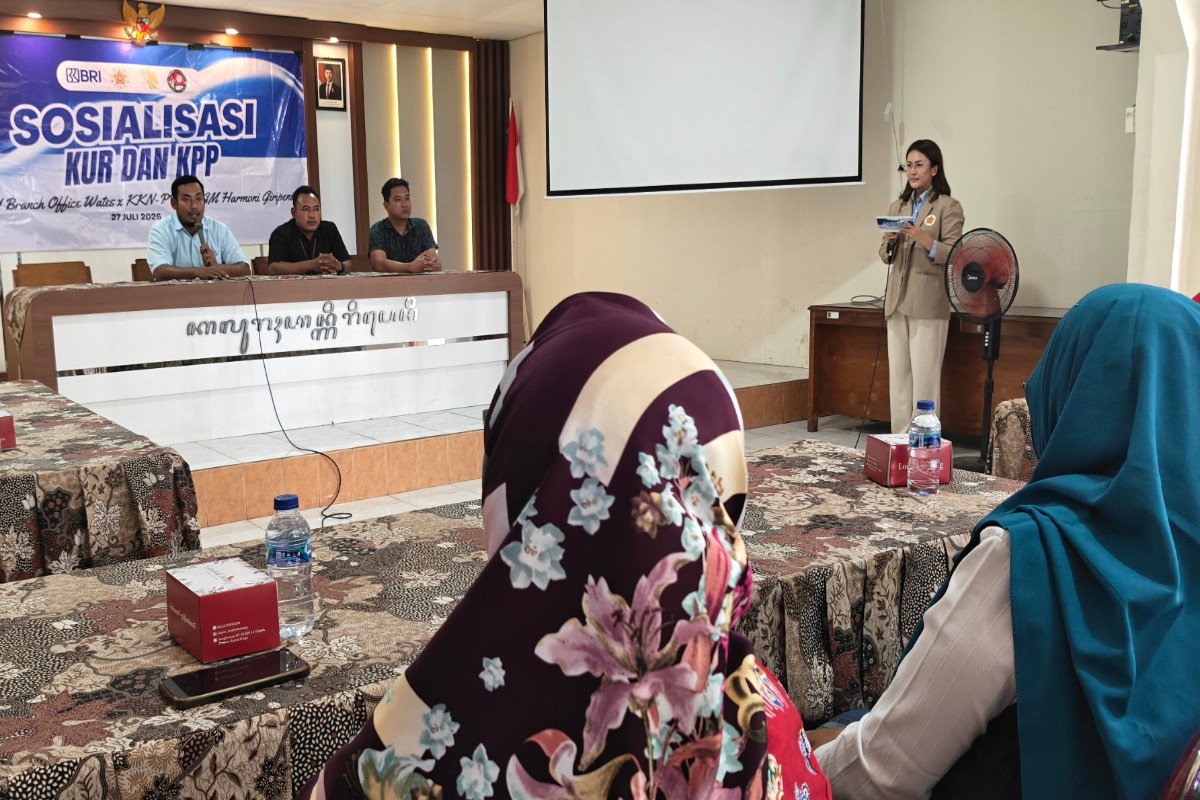 Mahasiswa KKN UGM Edukasi Warga Kulonprogo Hindari Pinjol Ilegal