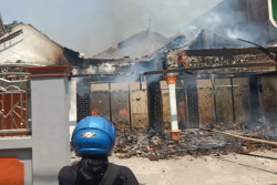 Anak 8 Tahun Diduga Main Korek Api, Rumah di Karanganyar Terbakar