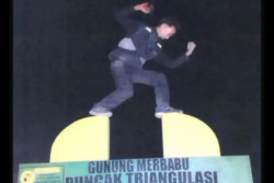 Viral Pendaki Naiki Tugu Triangulasi Gunung Merbabu, Ini Sanksinya