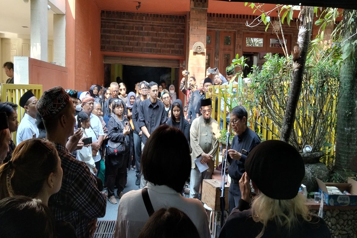 Nasirun Meninggal Dunia, Oei Hong Djien Kehilangan Sosok Anak