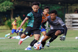 Van Gastel Puas dengan Energi Pemain PSIM di Uji Coba Perdana