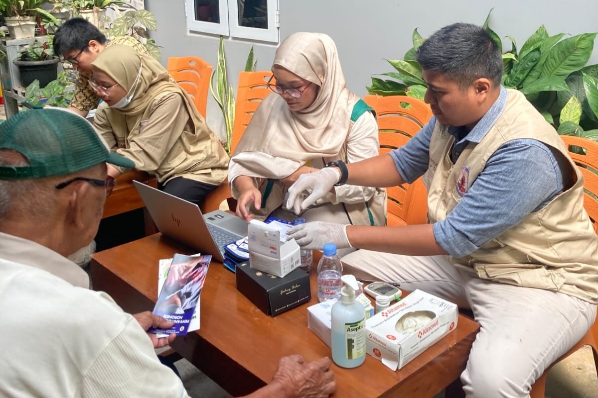 Warga Padukuhan Pangkah Ikuti Skrining Jantung dari Mahasiswa UGM