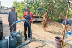 BNPB Salurkan 27.000 Liter Air Bersih untuk Atasi Kekeringan di Banyum