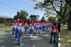 Jelang Upacara Kemerdekaan, Paskibraka DIY Latihan Gabung TNI-Polri