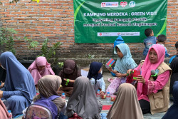 Alfamidi Edukasi Anak di Klaten Kelola Sampah Plastik