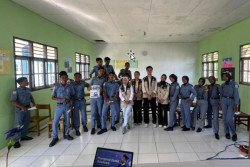Mahasiswa KKN UGM Buka Wawasan Karier Siswa SMK di Maluku Tengah