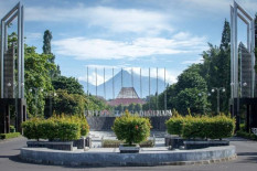 UGM Bekali Mahasiswa Literasi Finansial untuk Cegah Pinjol dan Judol