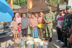 Tak Cuma Droping, TNI Bangun 18 Sumur Bor untuk Warga Gunungkidul