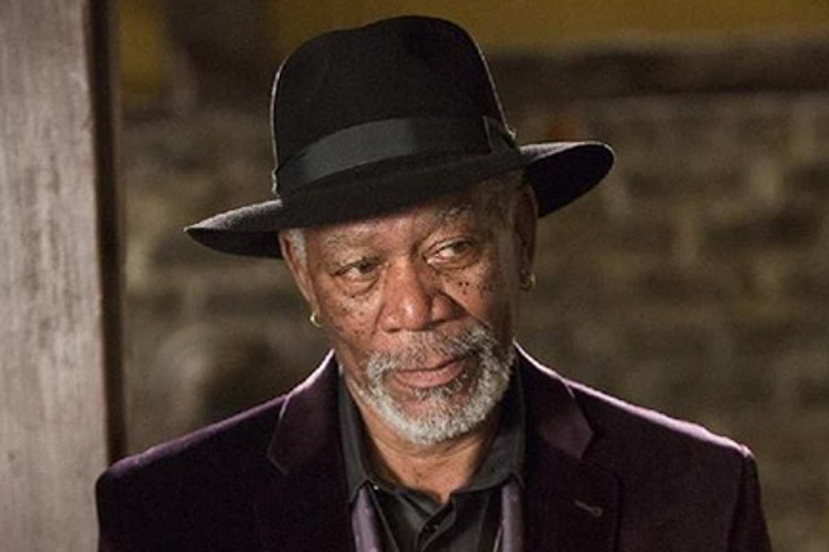 Morgan Freeman Akui Bayaran Besar Bisa Kalahkan Naskah Buruk