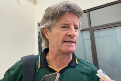 Pieter Huistra Puas Rotasi Dua Tim PSS Sleman di Uji Coba