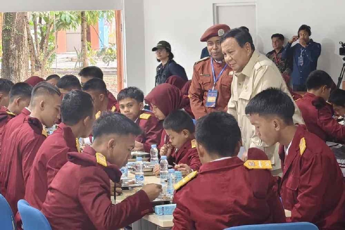 Seskab Teddy Tepis Sekolah Rakyat Tak Bermutu, Ini Buktinya