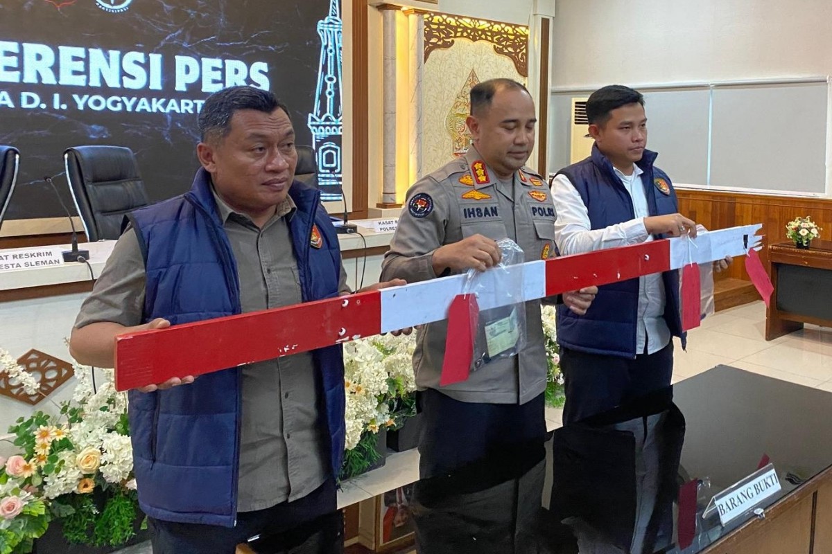 Perusak Bendera dan Palang Kereta di DIY Dijerat Pasal Berlapis
