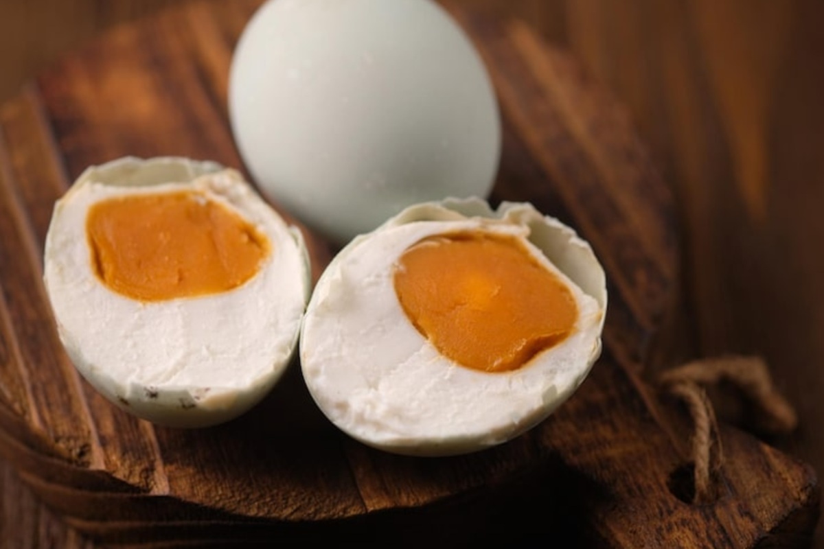 Makan Telur Setiap Hari Aman? Ini Manfaat dan Risikonya