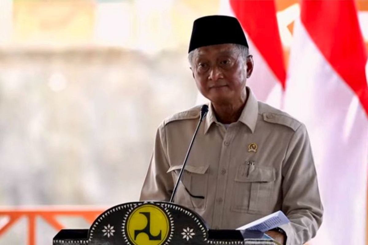 Menteri PU Kerahkan Alat Berat Tangani Dampak Gempa NTT