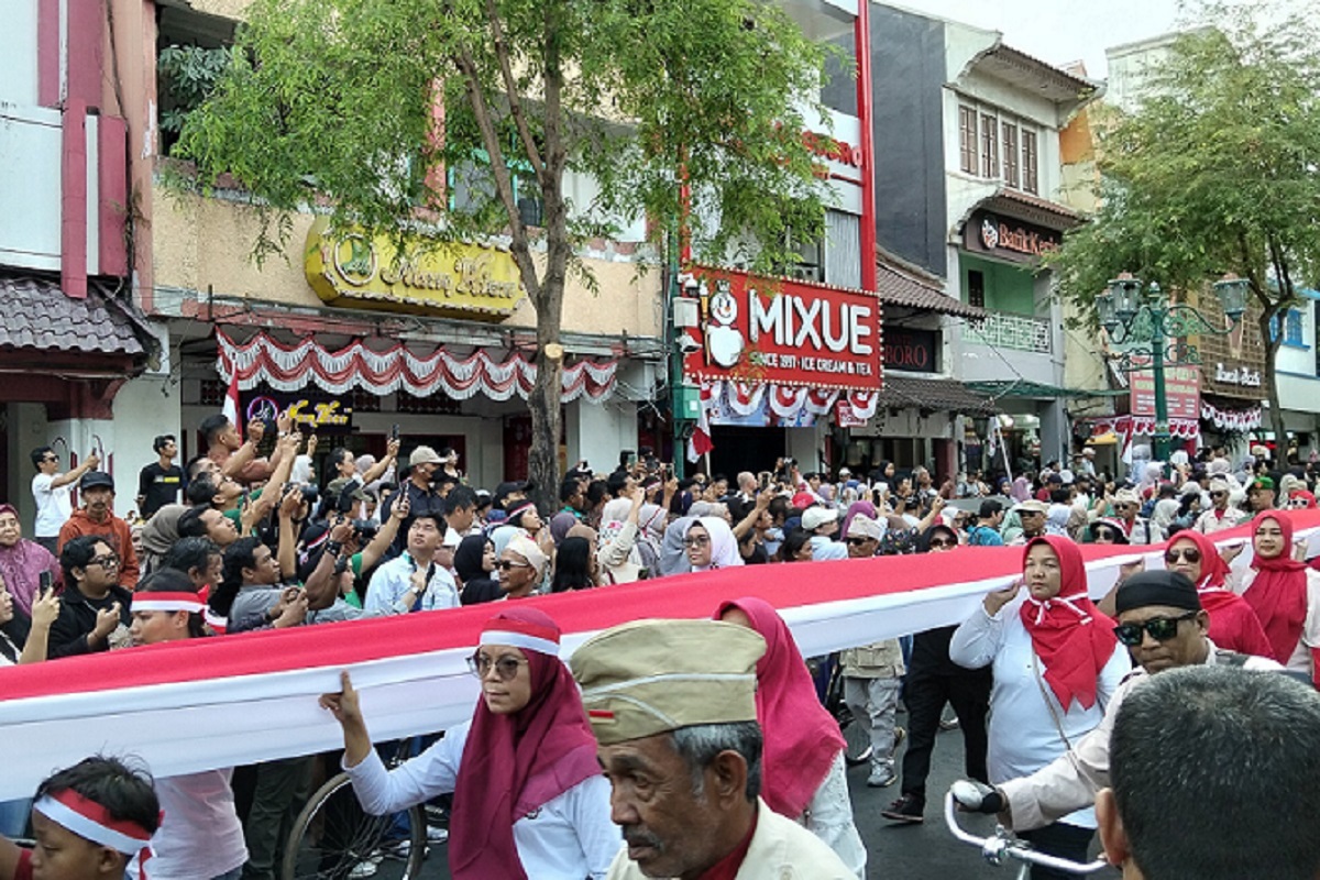 Merah Putih 481 Meter Dikirab dari Tugu ke Titik Nol Jogja