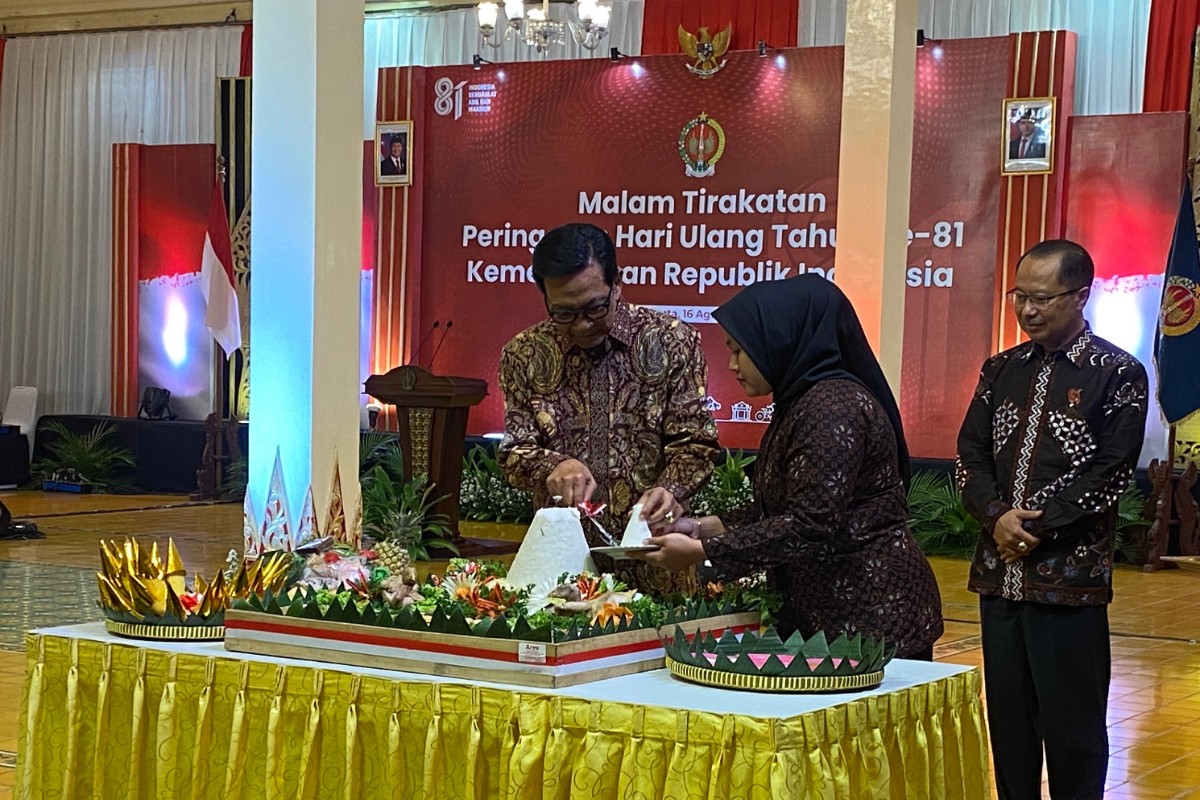 Malam Tirakatan, Sultan Tekankan Indonesia Harus Berdaulat dan Adil