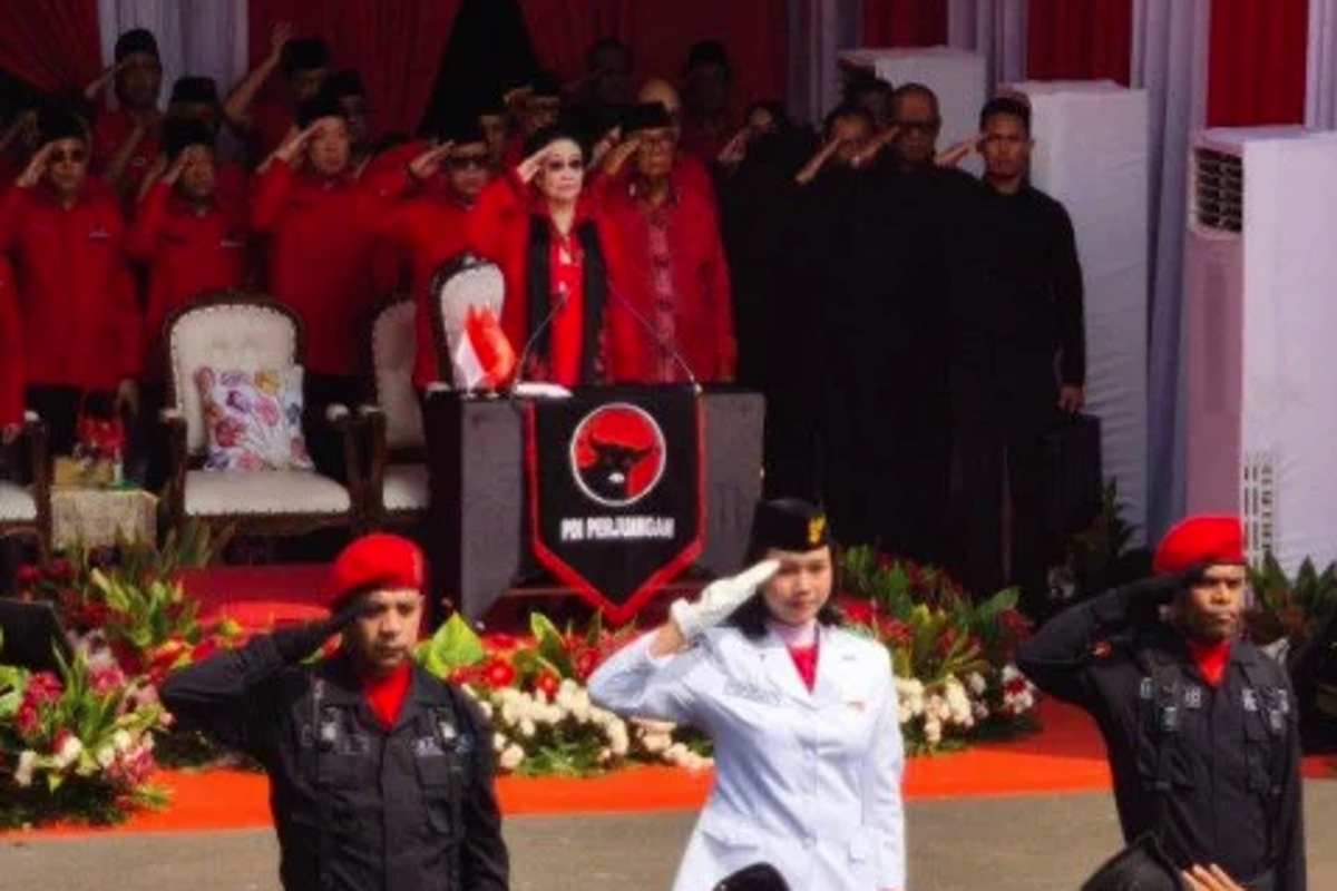 Megawati Pimpin Upacara HUT RI di Sekolah Partai, Doakan Korban Gempa