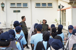 Kenalkan QRIS ke Anak Muda Lewat Heritage Tour di Jogja