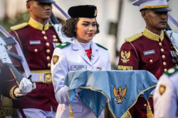 Profil Neeltje Deliana, Pembawa Baki di Upacara HUT Ke-81 RI di Istana