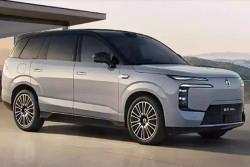 Denza N8 Terbaru Tembus 1.003 Km Sekali Isi Baterai