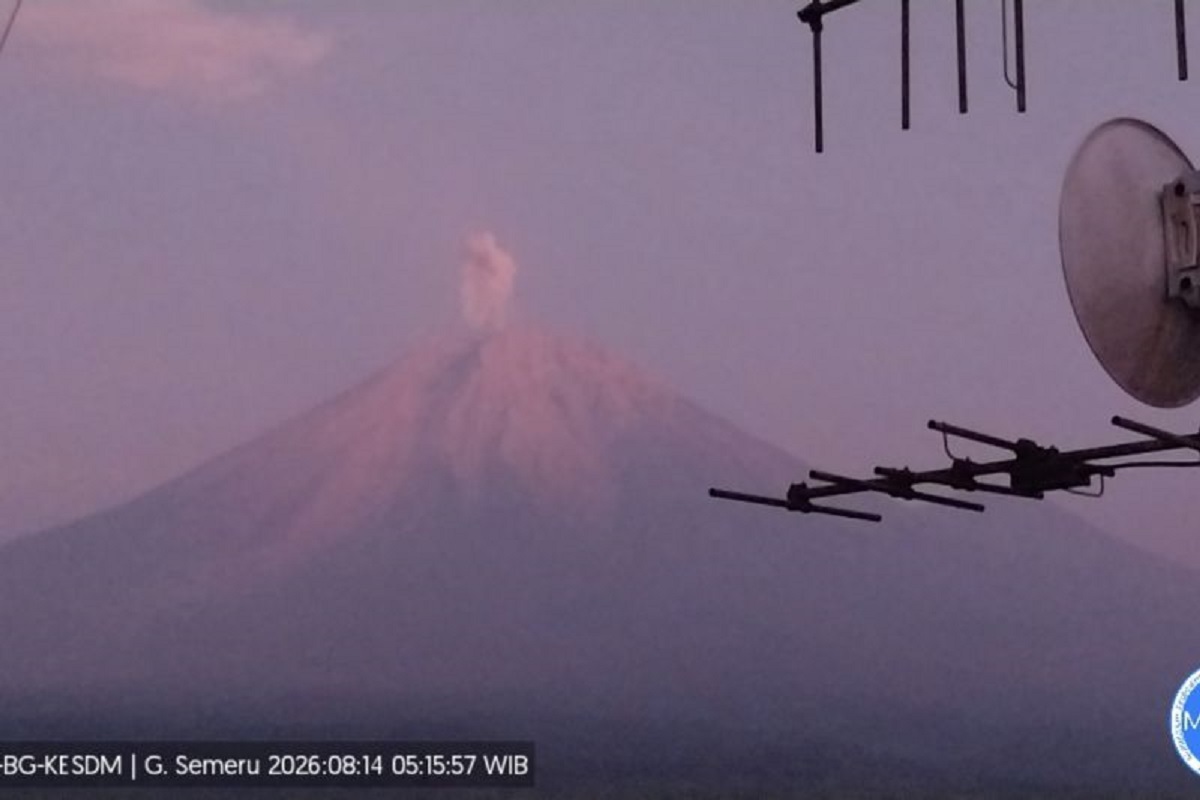 3 Gunung Api Meletus Bersamaan, Lewotobi dan Semeru Siaga