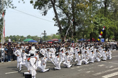 97 Kontingen Meriahkan Pawai Kemerdekaan di Alun-Alun Wates