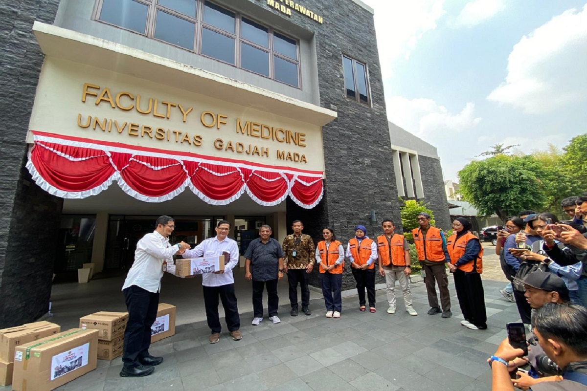40 Kg Obat dari Pemda DIY Dibawa Tim FK-KMK UGM ke NTT