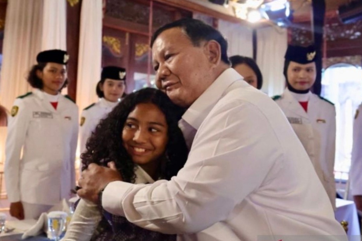 Prabowo Jamu Paskibraka dan Petugas Upacara HUT RI di Hambalang